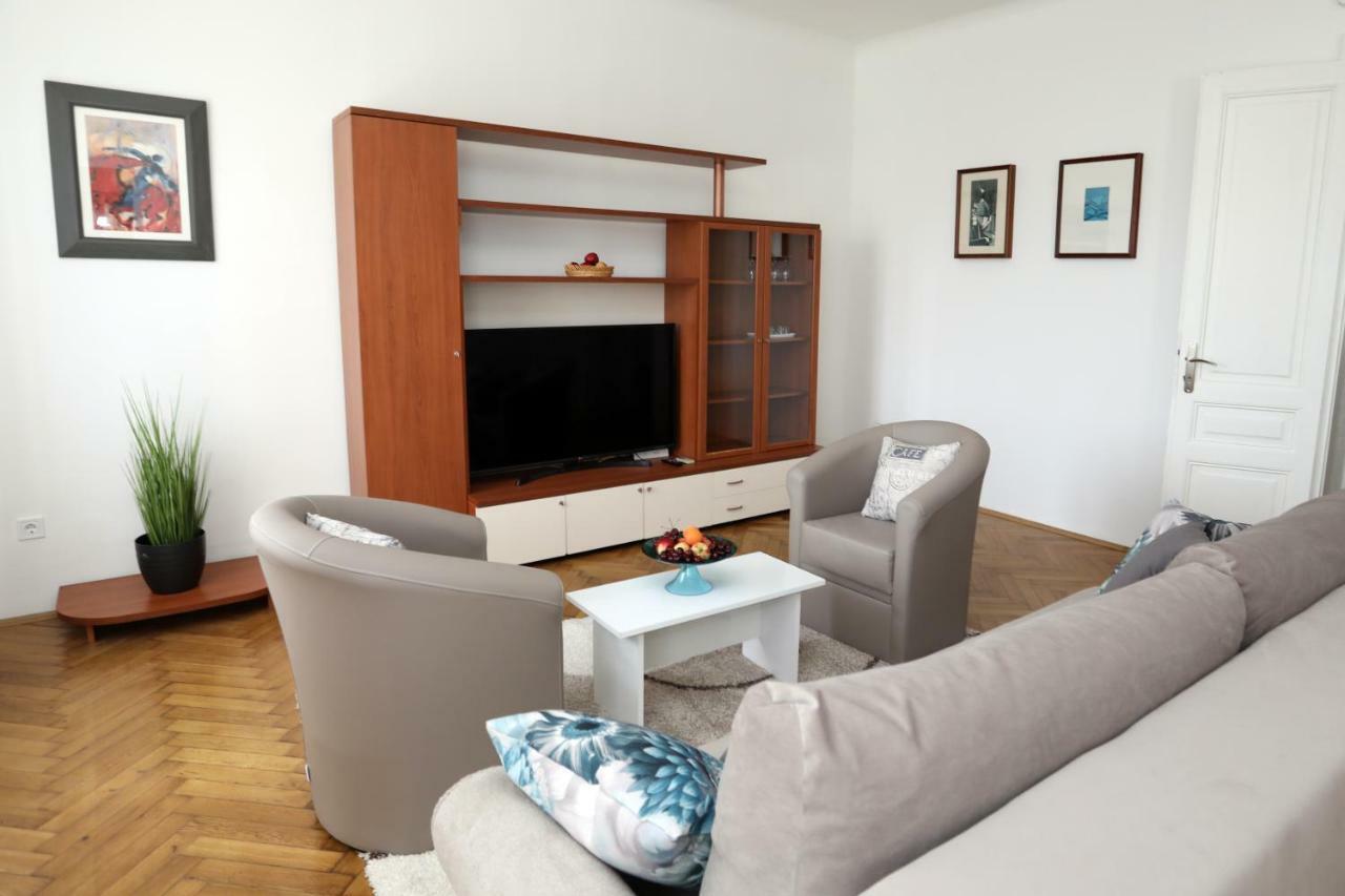 Apartman Cinkopan Pula Ngoại thất bức ảnh